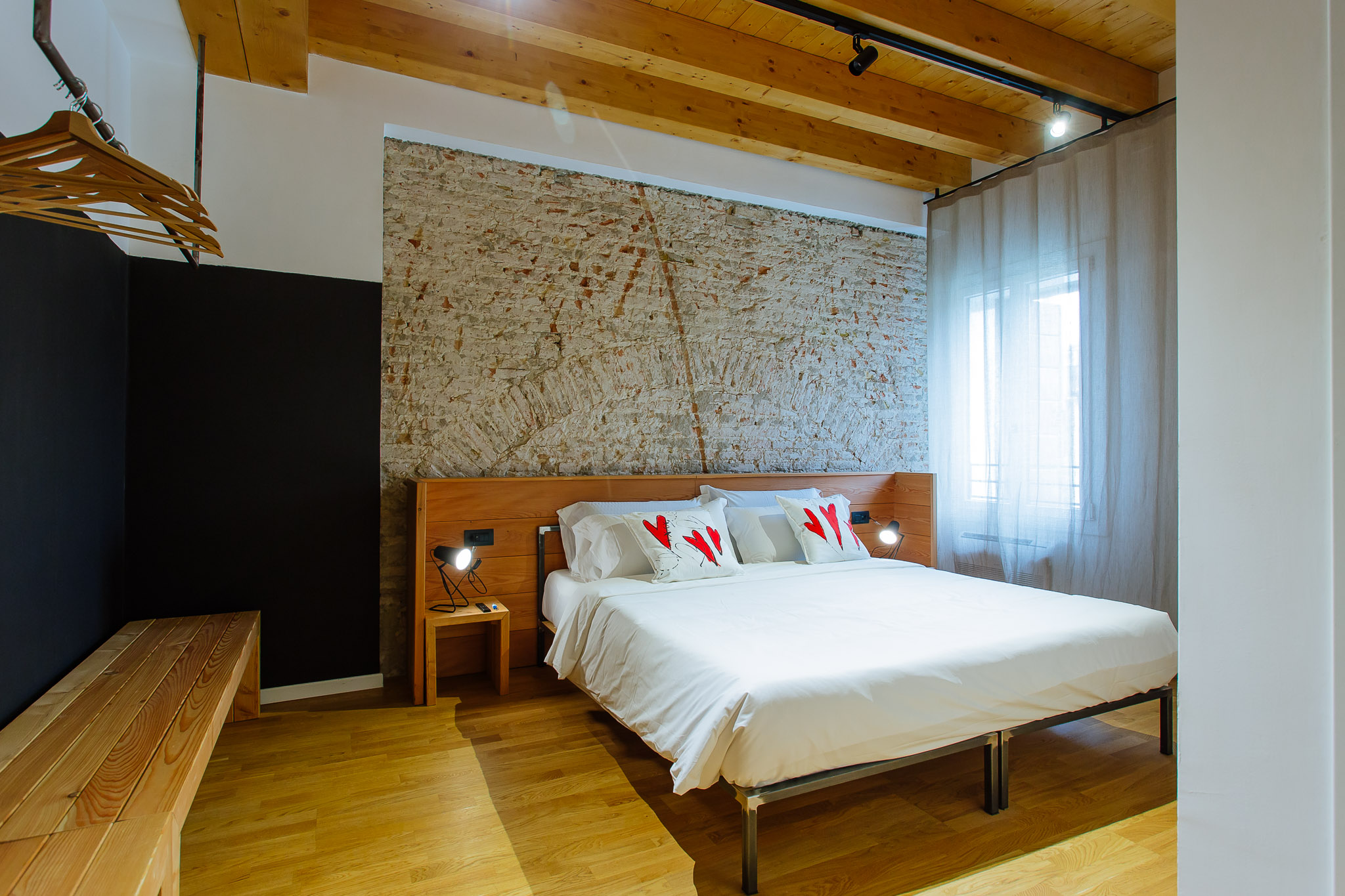 Dettaglio del letto della Room 1